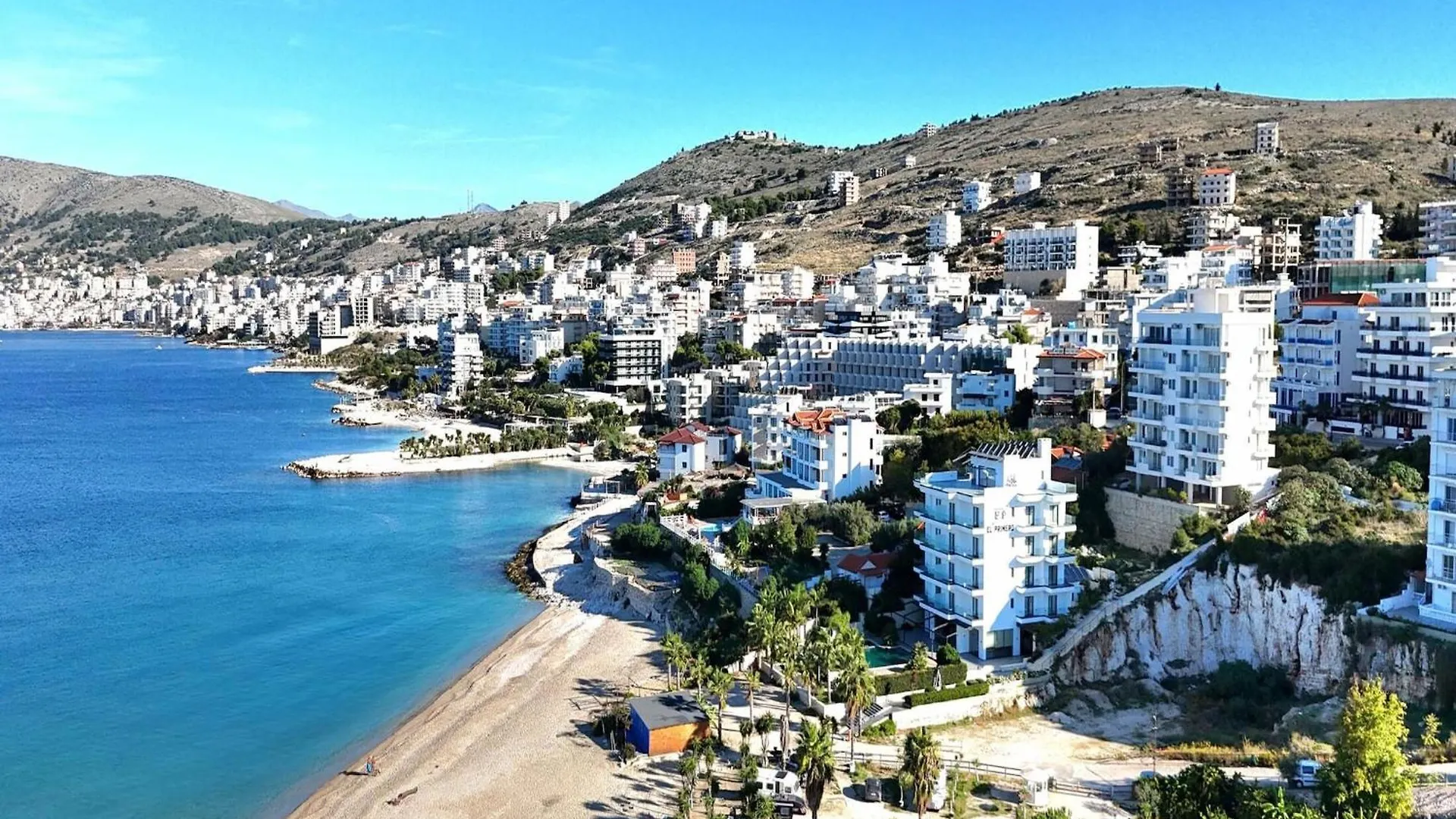 Bright, Modern Retreat Steps From The Beach Sarande